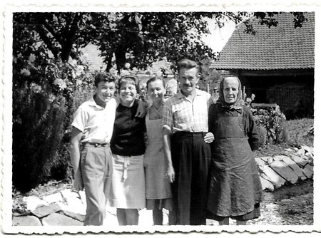 Od leve, Aleksander,sorodnica iz Maribora, Ivanka,Adolf in stara mama Ivana, ok,1965